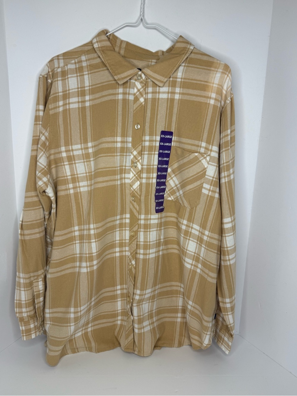 GAP Shirt Womens 2XL Tan
White Plaid Button Up Flannel NWT
